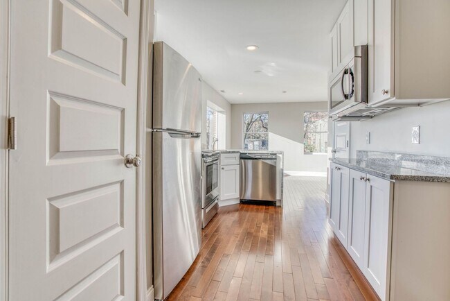 Building Photo - 1623 E Baltimore St