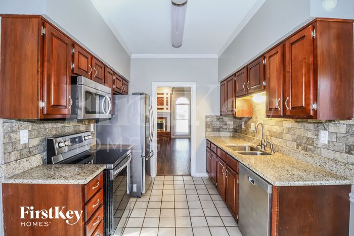 Building Photo - 2255 Hickory Path Dr
