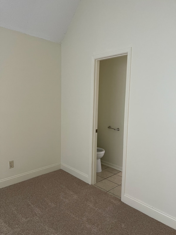 Building Photo - 3027 Yorktown Cir