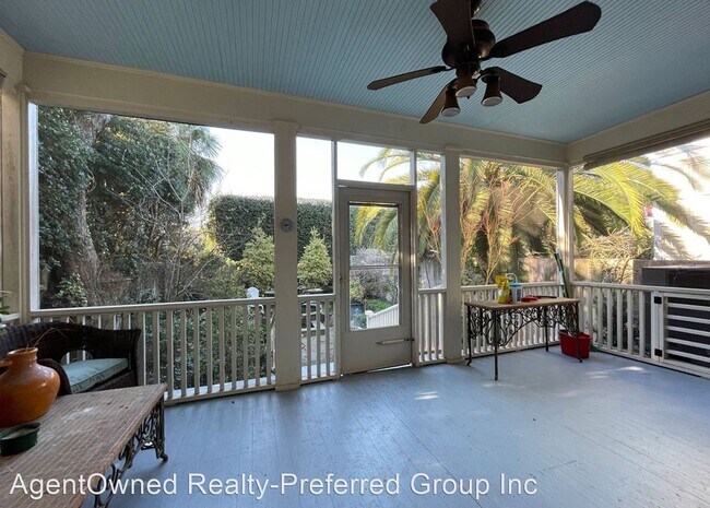 Building Photo - 3 br, 2.5 bath House - 32 1/2 Chapel Street