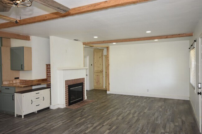 Building Photo - 1544 Maryland Ave