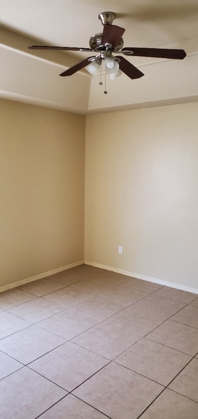 Building Photo - 1921 Horsetail Falls