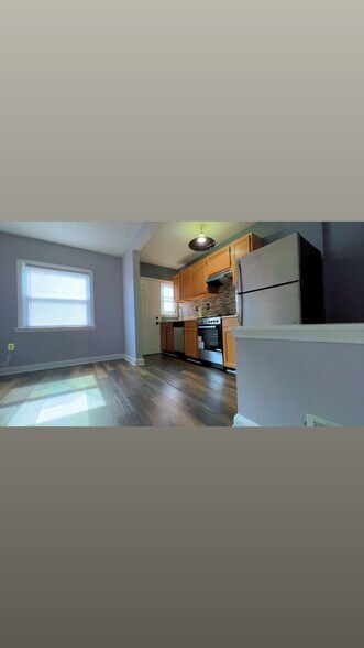 Building Photo - 1114 Anglesea St