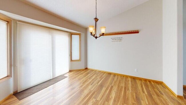 Building Photo - 449 Napa Lp