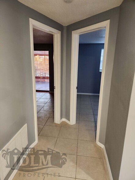 Building Photo - 12515 1st Is