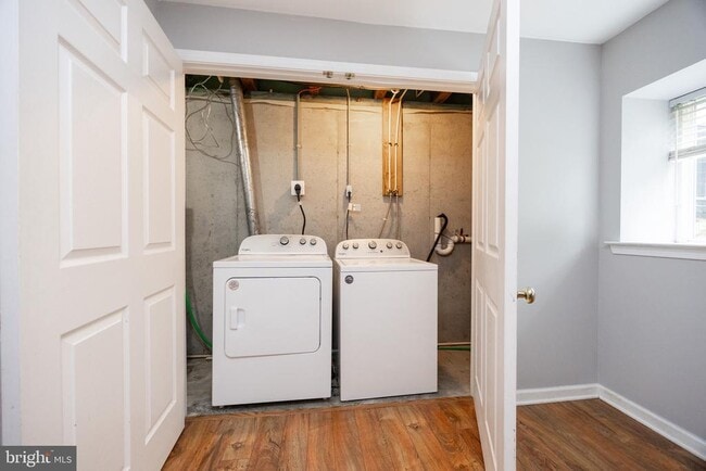 Building Photo - 2717 Fynamore Ln
