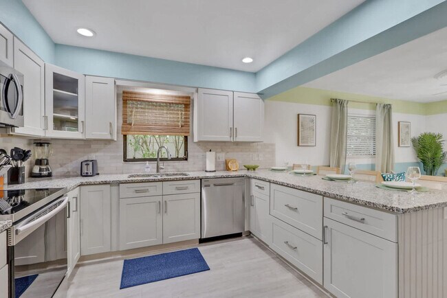 Building Photo - 758 103rd Ave N