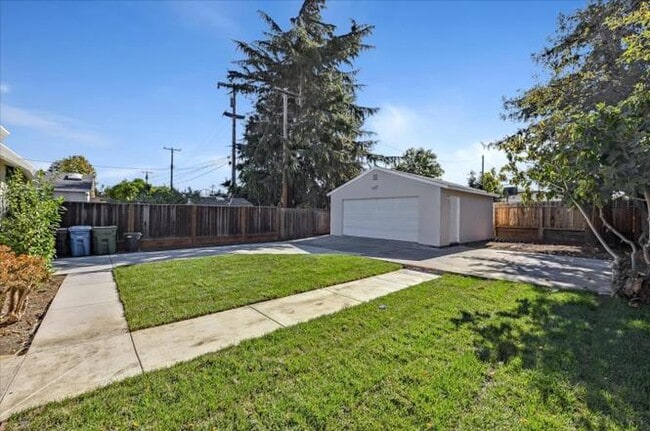 Building Photo - 3360 Warburton Ave