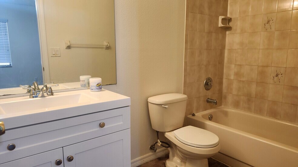 Building Photo - 7413 Mead Dr