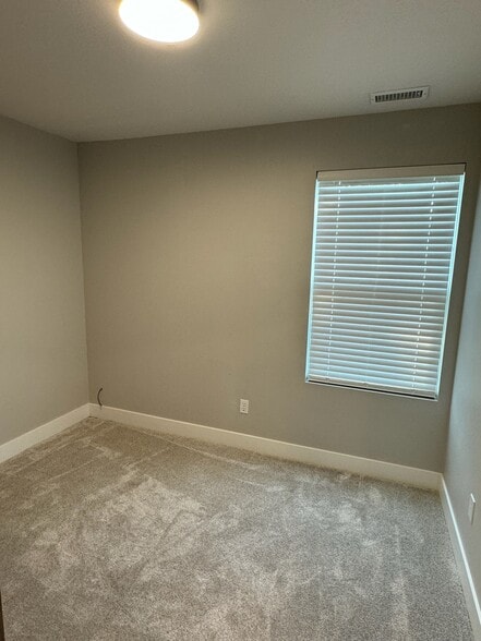 Building Photo - 14190 S Flowerfield Cir