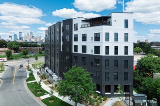 Building Photo - Wadaag Commons