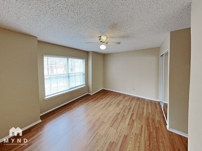 Building Photo - 21638 Longwood