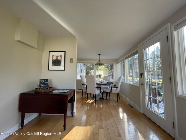 Building Photo - 37 Garage Place Rd