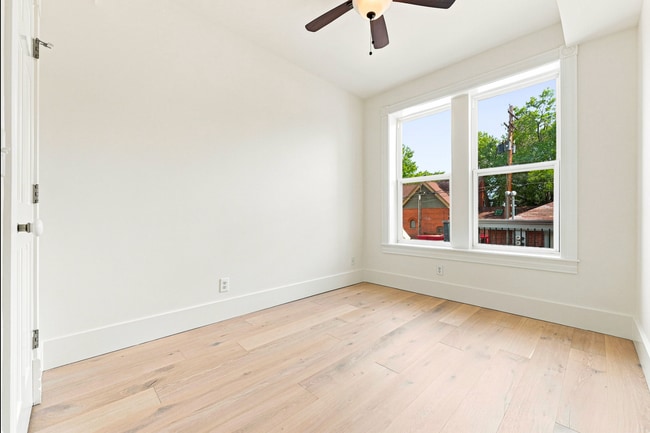 Building Photo - 2554 W 32nd Ave