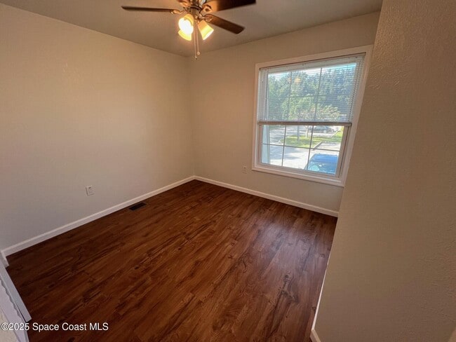 Building Photo - 1301 Arlington Ln NE