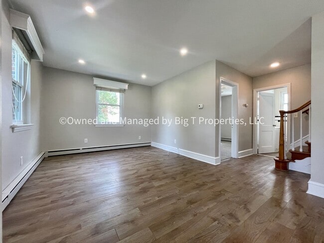 Building Photo - 203 Marsh Ln