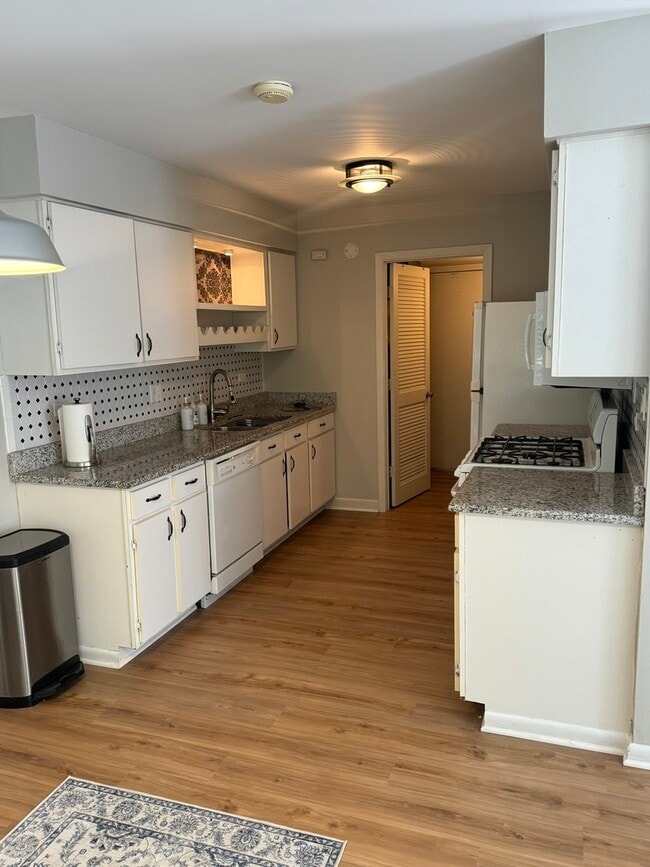 Building Photo - 1326 Barclay Ln