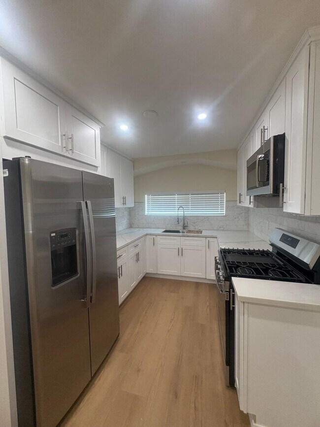 Building Photo - 232-248 Wolff Street