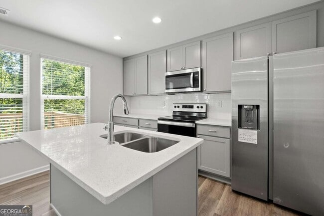 Building Photo - 1139 Lookout Ave NW