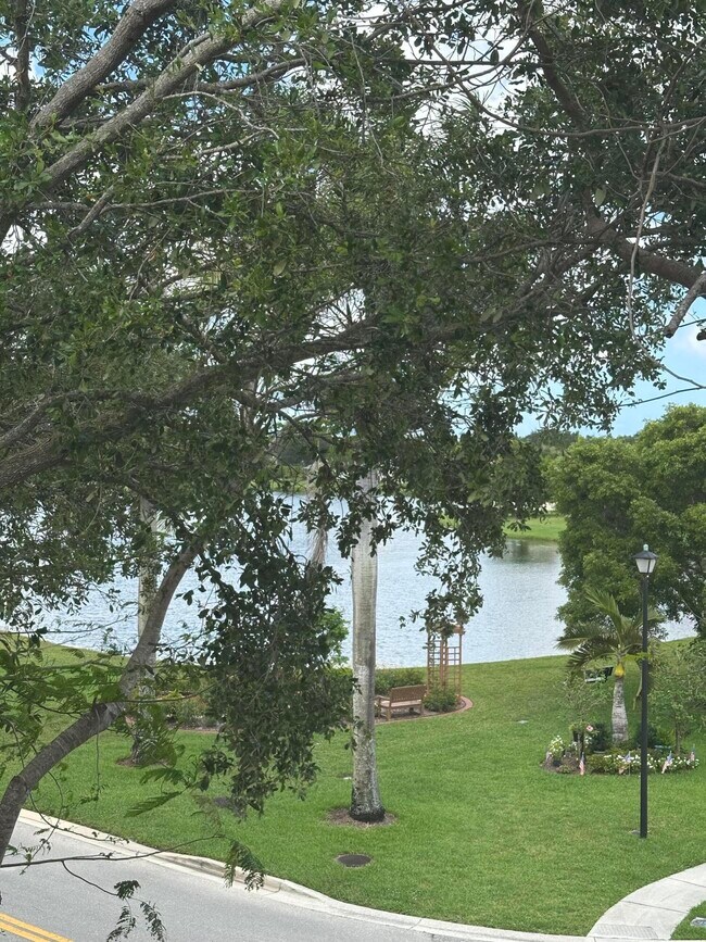 Building Photo - 9825 Baywinds Blvd