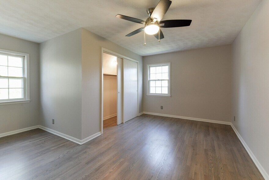 Building Photo - 2304 E Cardinal St