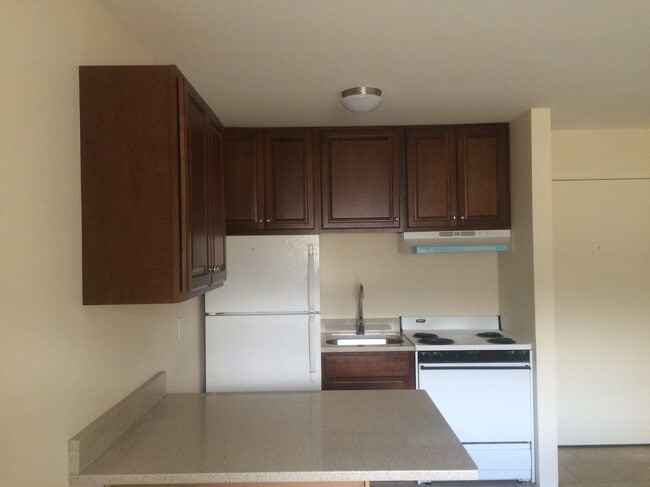 Building Photo - 55 Wildman St
