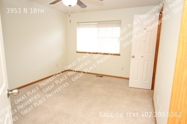 Building Photo - 3953 N 18th-