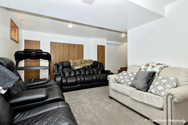 Building Photo - 2155 N Millstone Dr