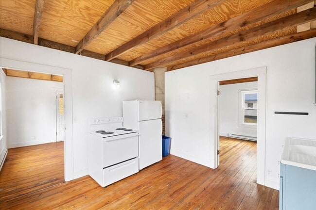 Building Photo - Cozy Living in a Convenient Christiansburg Location