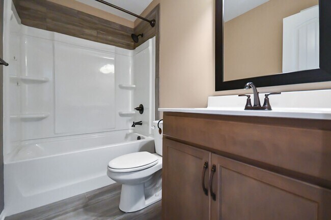 Building Photo - Pet Friendly Four Bedroom!