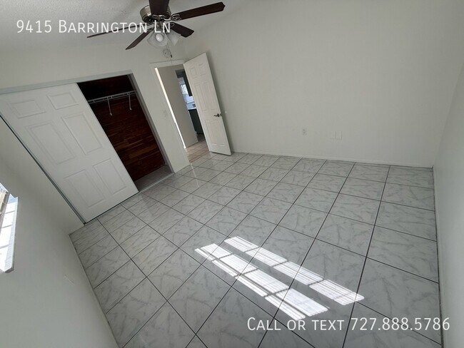 Building Photo - 9415 Barrington Ln