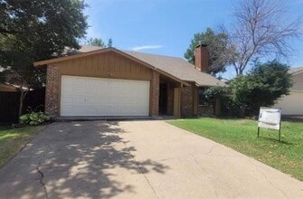 Building Photo - 2302 Placid Dr