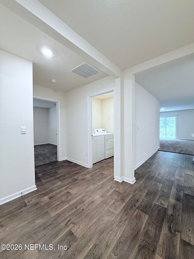 Building Photo - 870 Morgans Treasure Rd