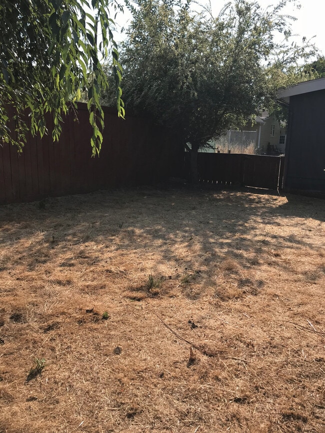 Building Photo - Classy 3BD/2BA House - Spacious Bedrooms, ...