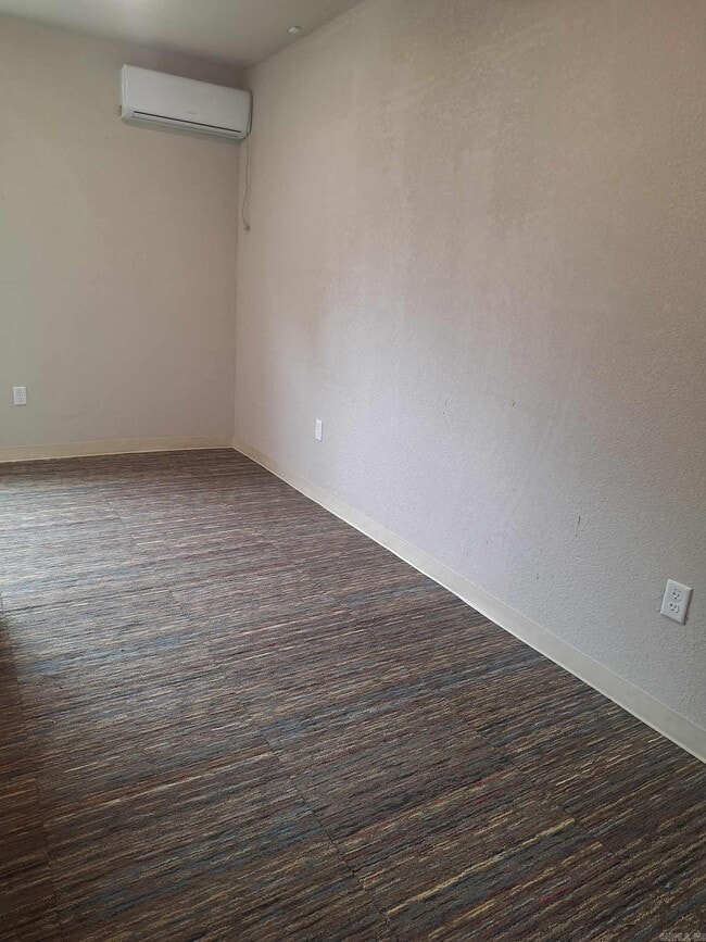Building Photo - 306 Hornbeck Ave