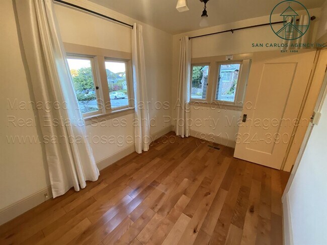 Building Photo - Craftsman-Style Downtown Pacific Grove Home