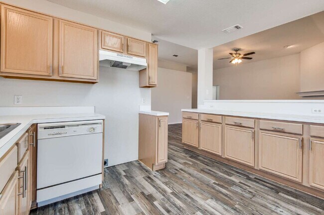 Building Photo - Beautiful 4BD Home with Pond Views & Covered Patio
