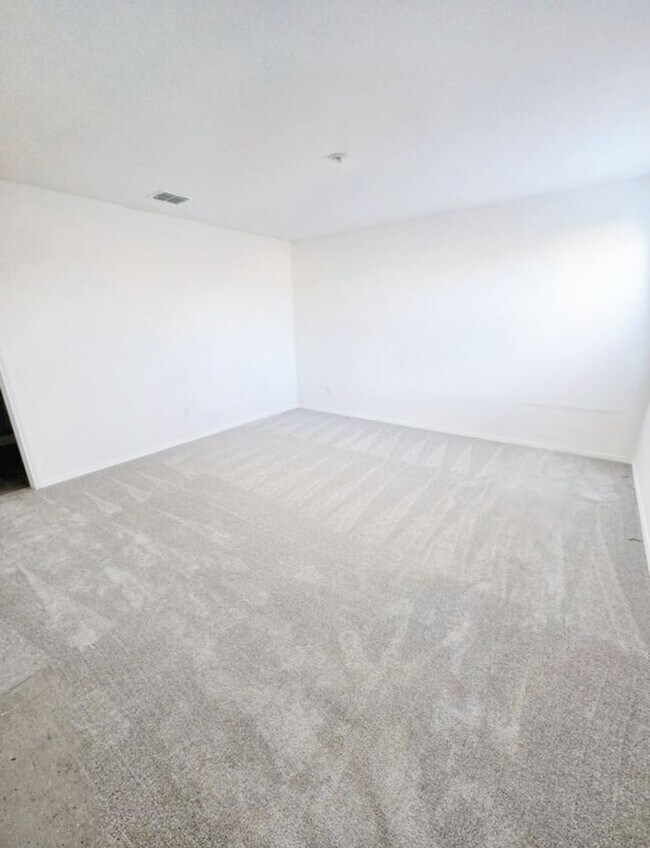 Building Photo - 15069 Red Sands Trl