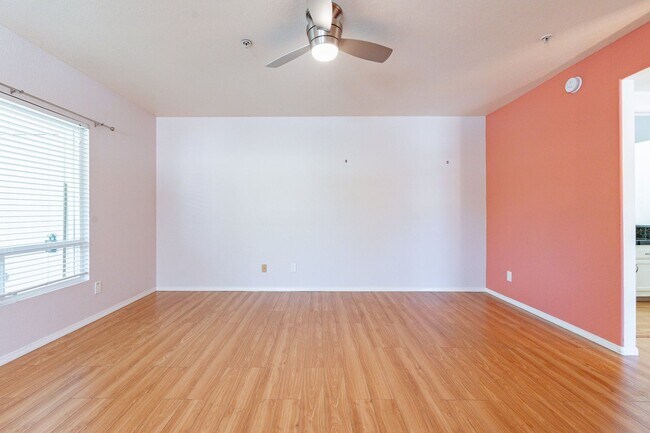 Building Photo - Chandler's Best-Kept Secret: Spacious Cond...