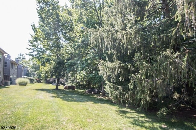 Building Photo - 15 Andover Cir