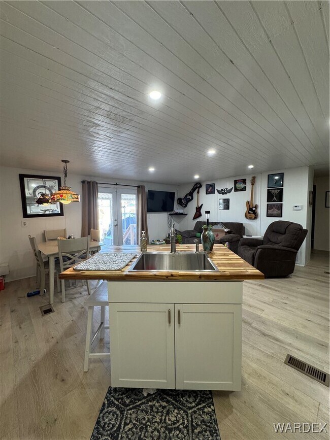 Building Photo - 7866 Meadowlark St