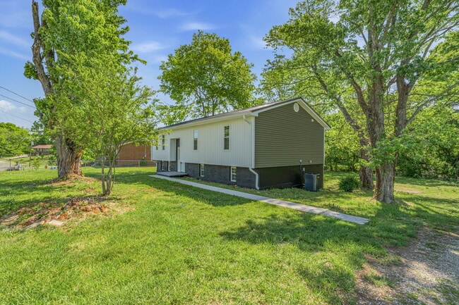 Building Photo - 2827 Shiloh Cir