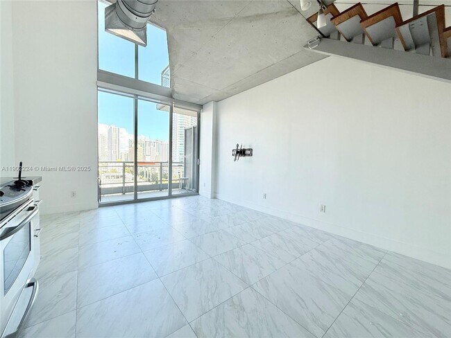 Building Photo - 690 SW 1st Ct