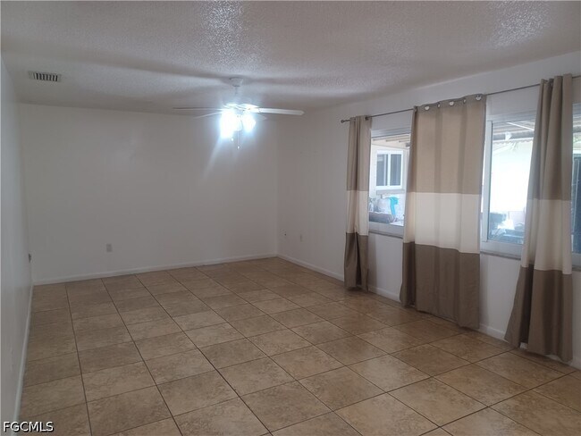 Building Photo - 4808 Lucaya Dr