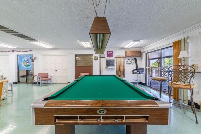 Building Photo - 4112 Hampton Dr