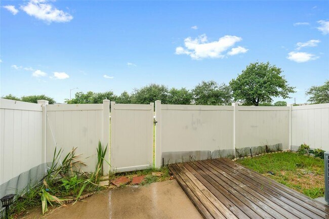 Building Photo - 1900 Little Elm Trail