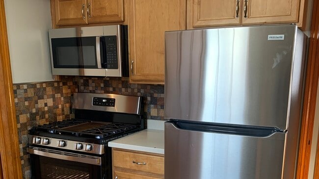 Building Photo - 2513 18th Ave