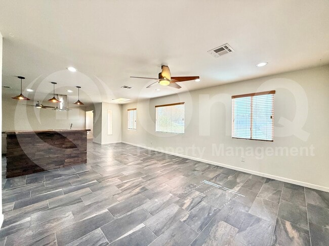 Building Photo - 4405 S Newberry Rd