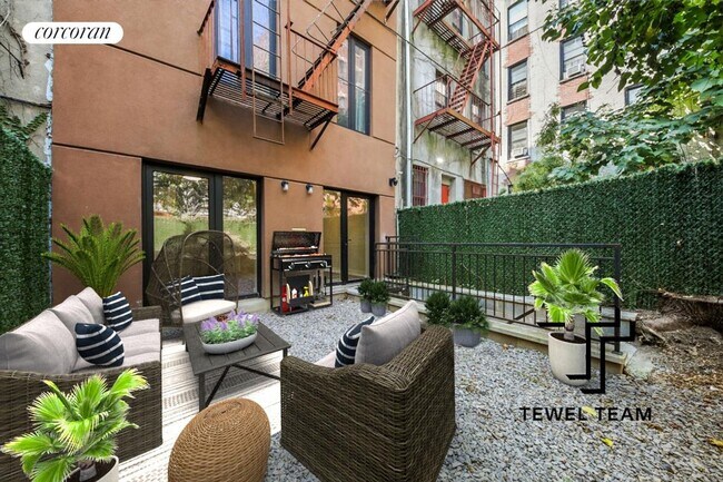 Building Photo - 81 W 118th St