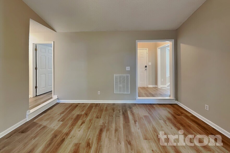 Building Photo - 417 Westonridge Run
